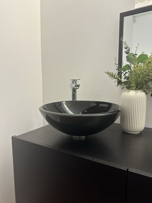 Conjunto Design Premium – Lavatório Preto + Torneira BRUMA