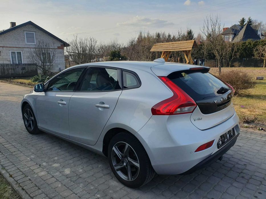 VOLVO V40 D2 2017r
