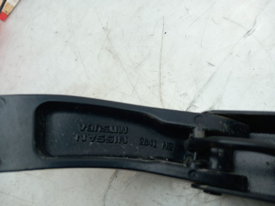 Haste / braço de escova limpa vidros frente direita NISSAN Micra V (K1