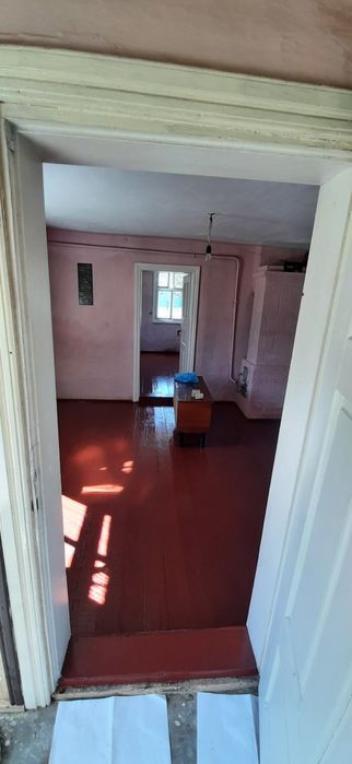 Продається будинок в центрі с. Завадів