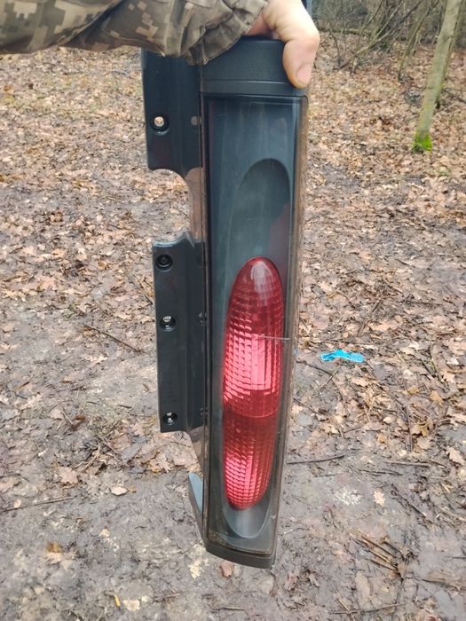 Фонарь Опель віваро лівий у відмінному стані