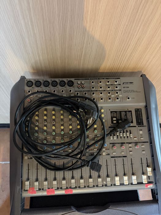 Sistema de Som Profissional dB Technologies S400 + Mesa Deton 18 Canais - Kit Completo