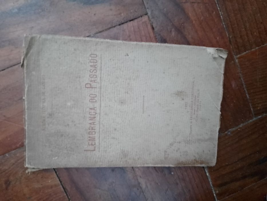 Consultor universal do Estudante 10 Volumes-80E- Creme maos 3E Desde3E