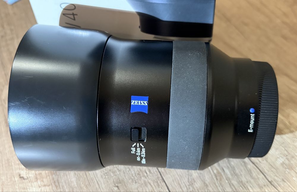 Carl Zeiss Batis 40mm f2.0 Igła