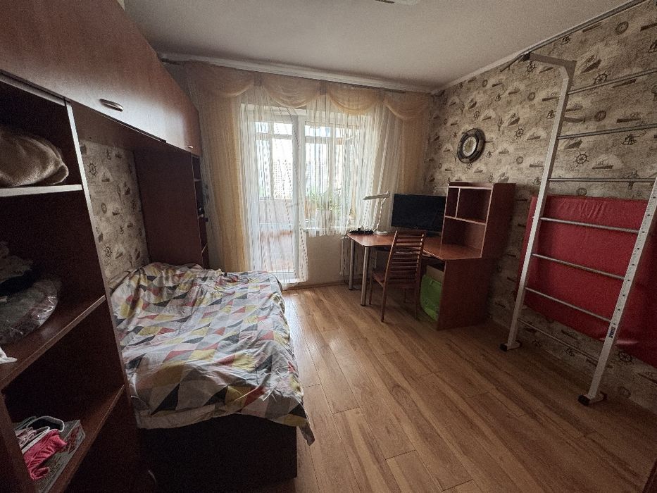 4-кім. Пр-т Григоренка Петра , Дарницький р-н  97 м. з ремонтом