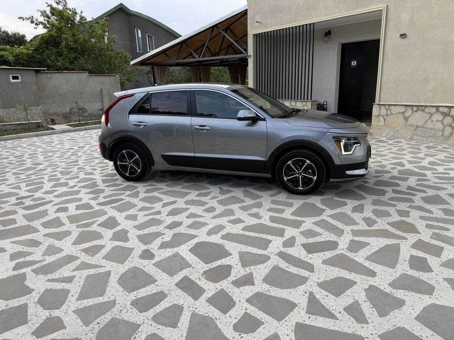 Kia Niro 2023 гібрид