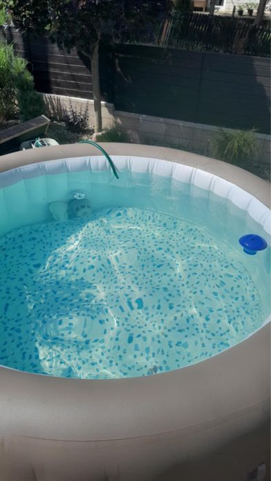 Jacuzzi lay-z-spa palm springs