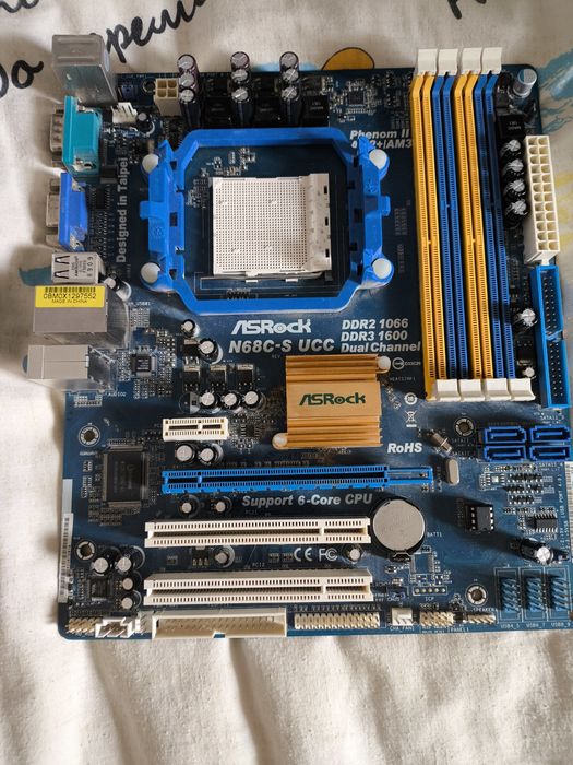 Материнська плата asroc n68c-s ucc ddr 2 ddr3 не робоча