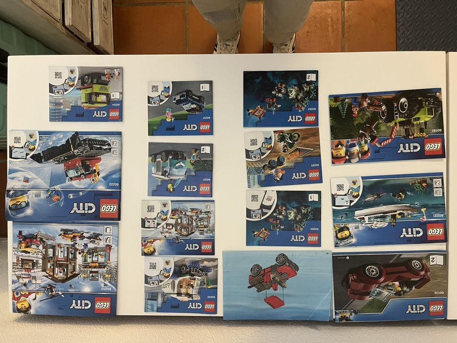 Legos usados com instrucoes