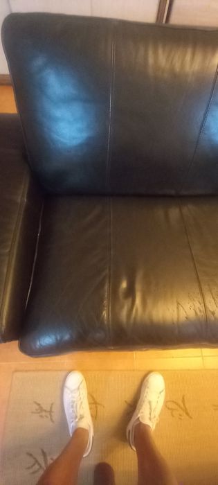 Sofá 3 lugares em pele