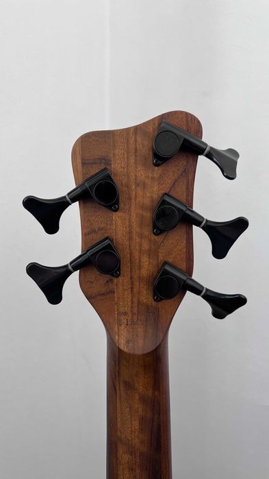 Warwick Corvette $$ 5 cordas — Made in Germany (2011)
