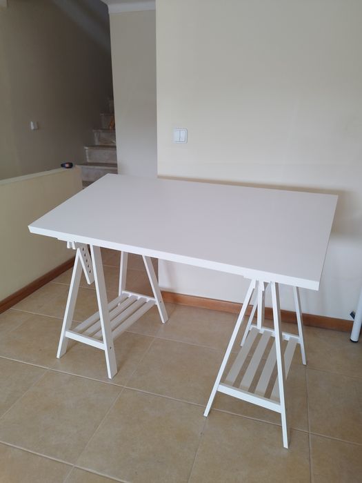 Secretária Branca Inclinada Ikea