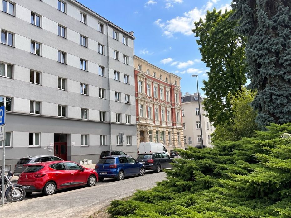 Gliwice, Centrum, Plac Mickiewicza. 3-pokoje, 64mkw z CO.