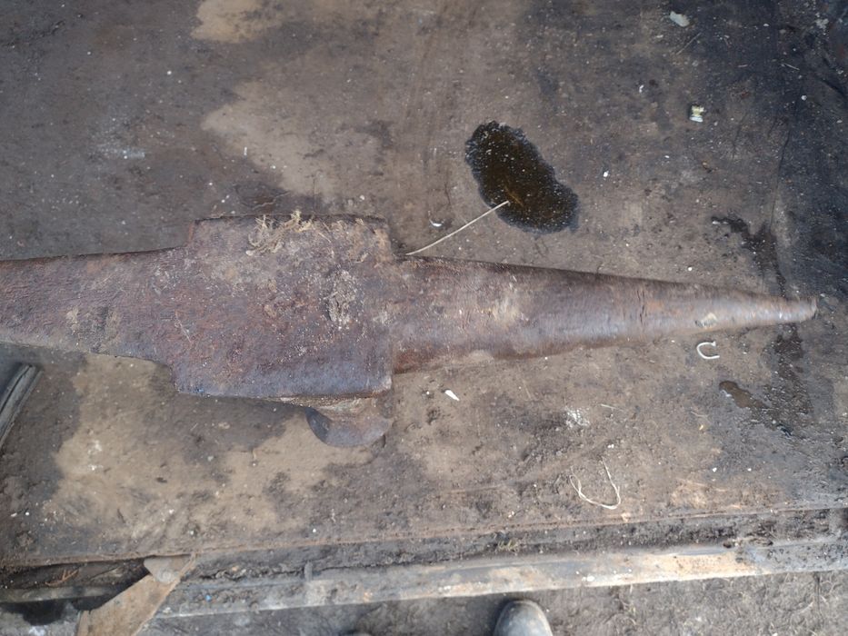 Kowadło zabytkowe szparóg