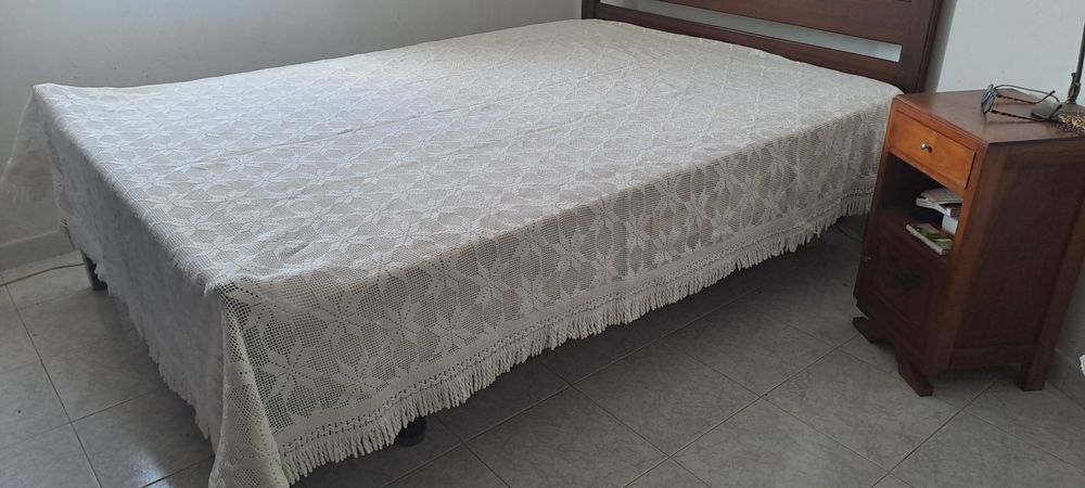 Colcha em renda branca cama casal