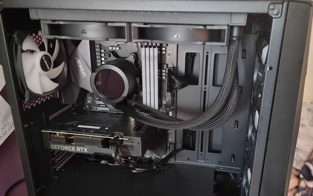 Komputer MAD DOG PBG AORUS301-A02WR32