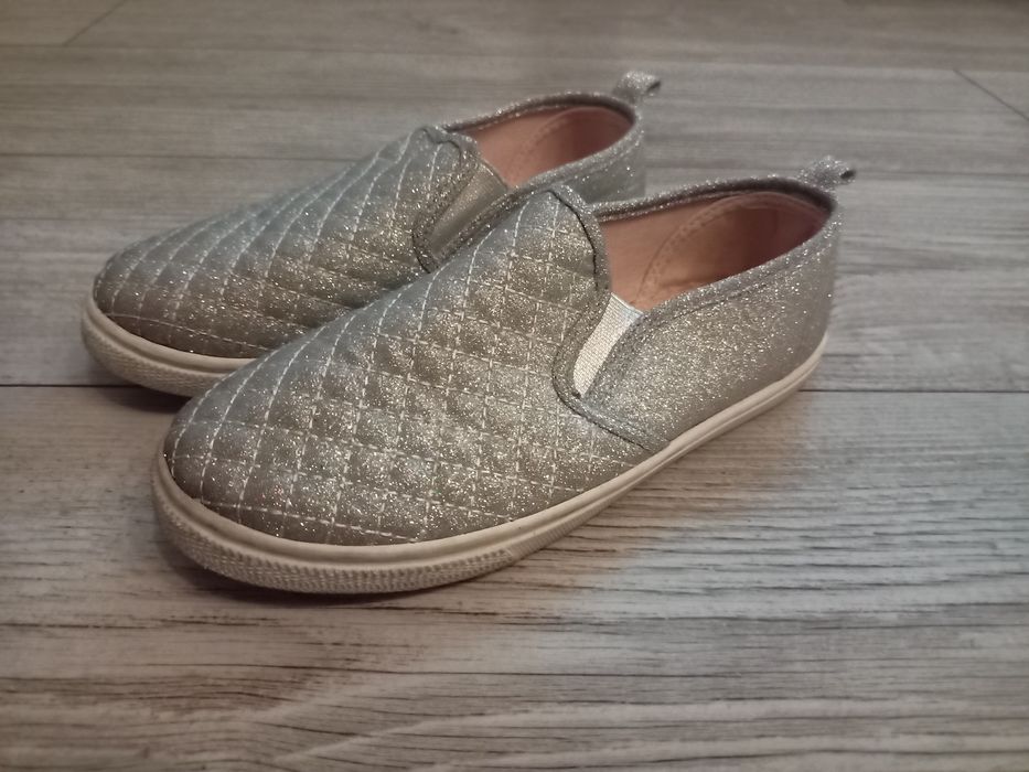 Trampki srebrne roz 32