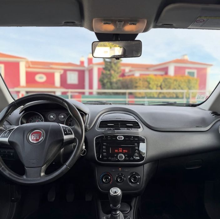 Fiat Punto 1.4 - 100.000km - 2014 - Garantia 18 meses — photo 5