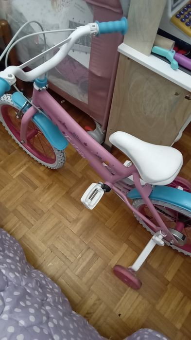 Bicicleta rosa como nova