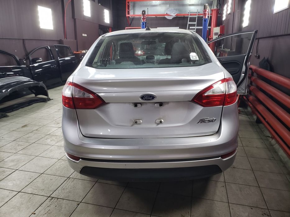 Ford Fiesta mk7 USA 2014- Розборка Амортизатор Запчастини США Разборка