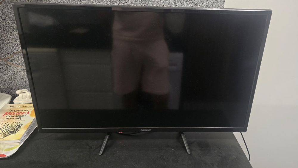 TV LED Selecline 32" (81 cm) – Excelente Estado