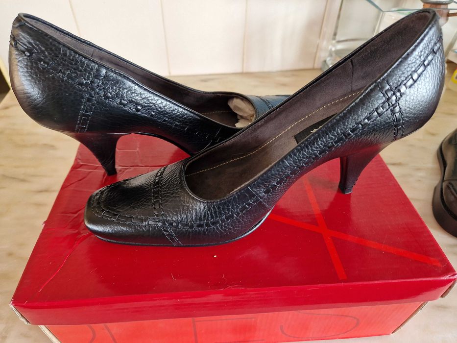 Sapatos senhora absolutame NOVOS marca aerossoles