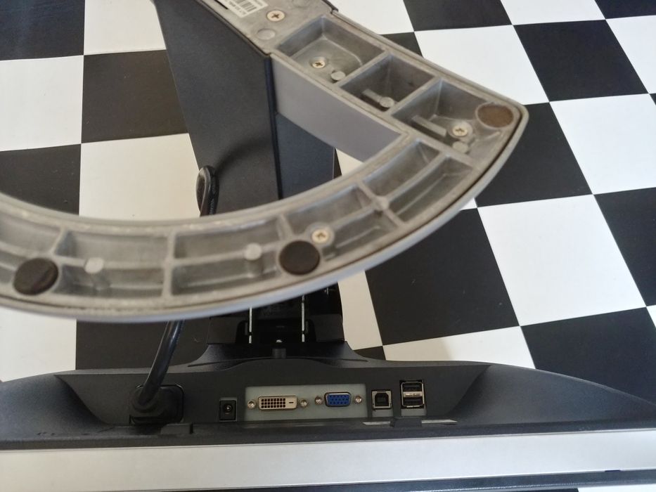 Monitor Dell 19 cali