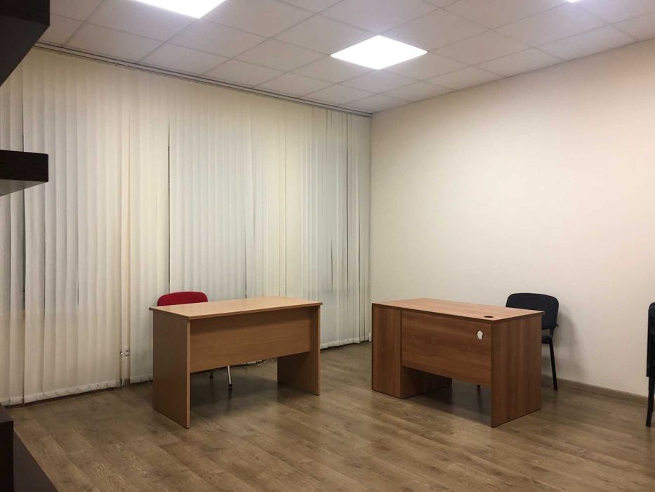 Офіс 25 м2 на першому поверсі. вул. Костянтинівська, Поділ. МЕТРО 7хв.