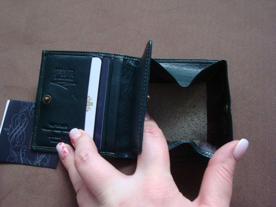 Wittchen mały skórzany portfel damski ciemnozielony