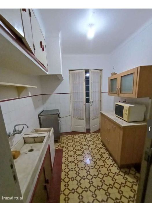 Reservado - T3 com terraço e jardim em Coimbra