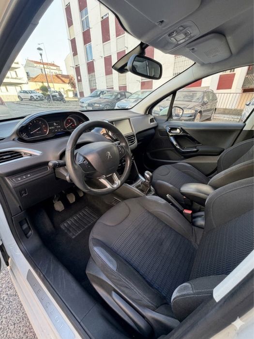 Peugeot 208 1.6 BlueHDI 92cv (2014) – Excelente Estado, Muito Económico