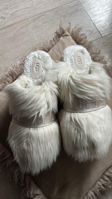 UGG fluffy momma sugar slide 2’