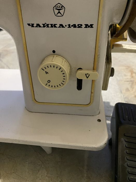 Продам швейную машинку Чайка142-м, б/у в хорошем состоянии