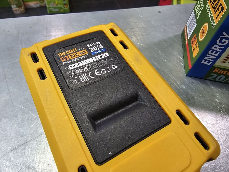 4.0Ah 20V Аккумулятор +Зарядное устройство ProCraft ( Stromo)