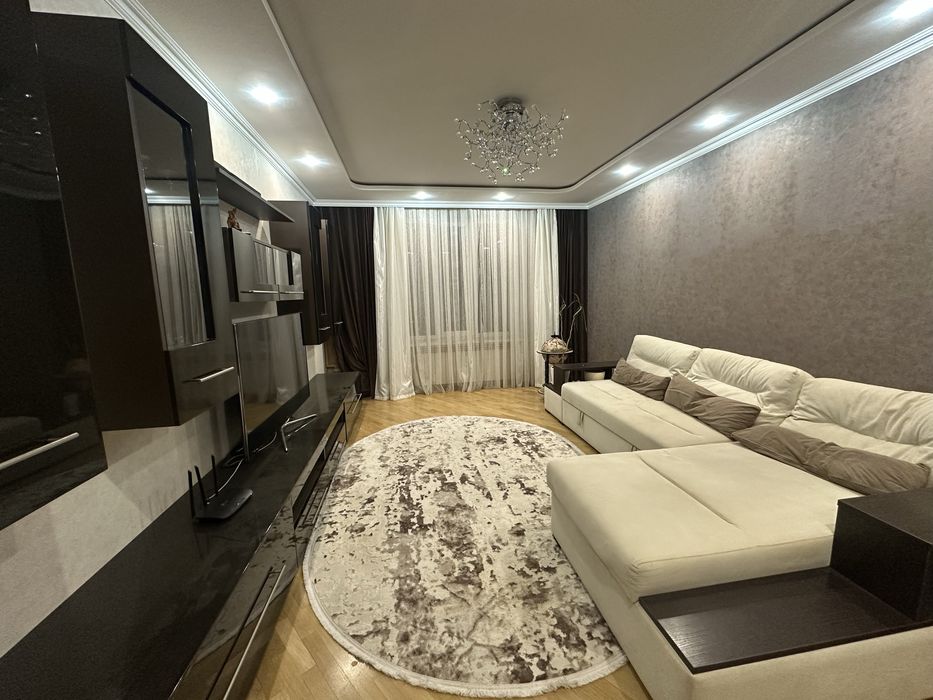 Здається в оренду 3 х кімнатна квартира вул.Руська