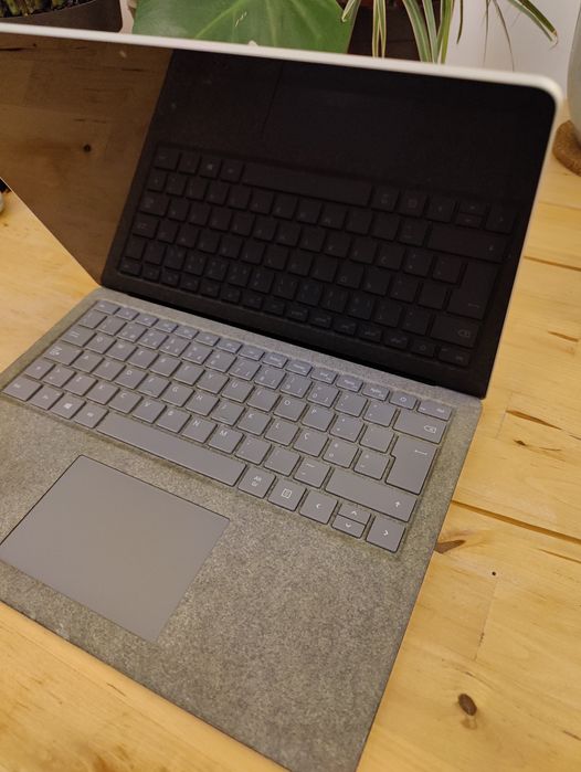 Surface Laptop 128gb64584964774787121