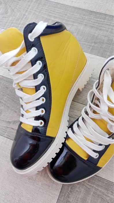 Черевики жіночі