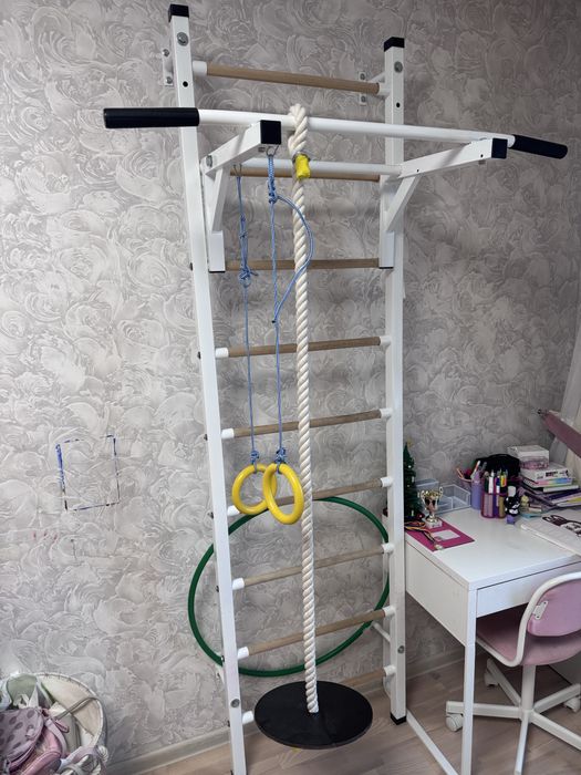 Шведська стінка(металічна) з турніком, кільцями та канатом (тарзанка)