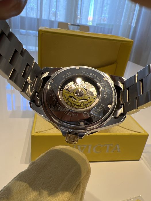 Relógio invicta novo