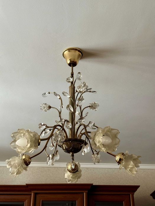 Продам кришталеву люстру