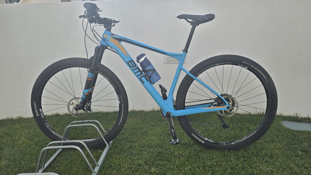 Vendo bicicleta BMC em carbono