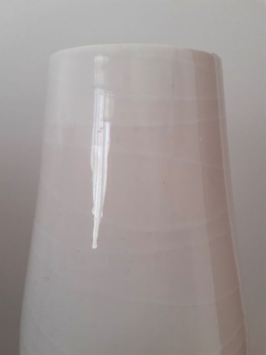 Jarra alta em ceramica vidrada