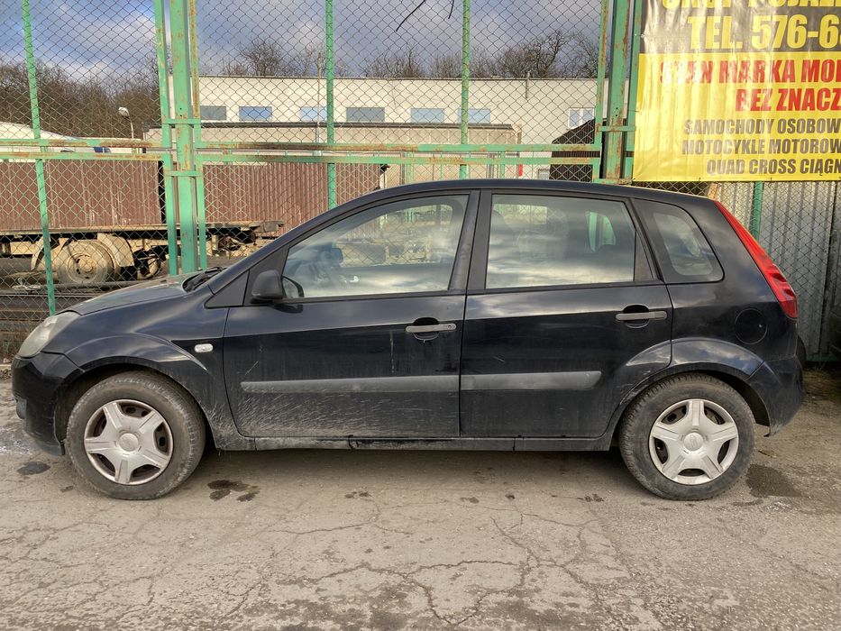 Ford Fiesta mk5 1.4 tdci kolor D2 części silnik skrzynia szyba maska