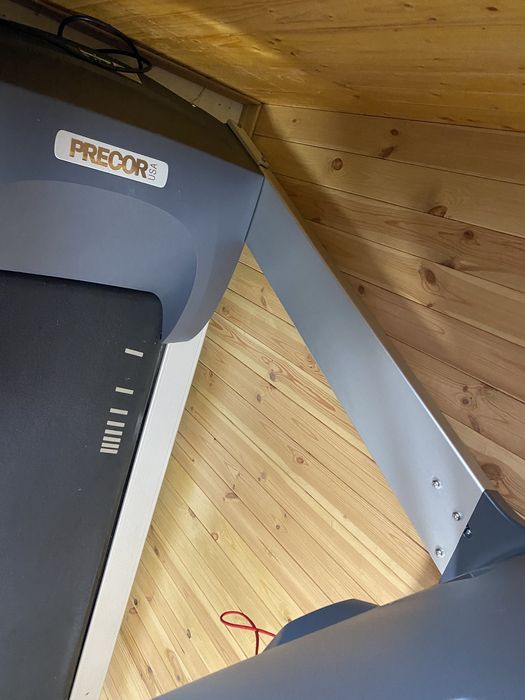 Бігова доріжка PREGOR 946i