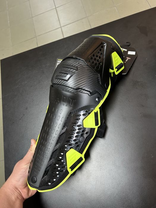 Ochraniacze kolan cross quad bike Shot Airdlow podwojny zawias