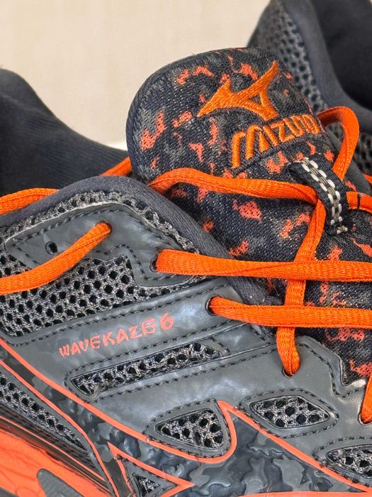 Бігові шиповки Mizuno Wave Kaze 6 розмір 42-43
