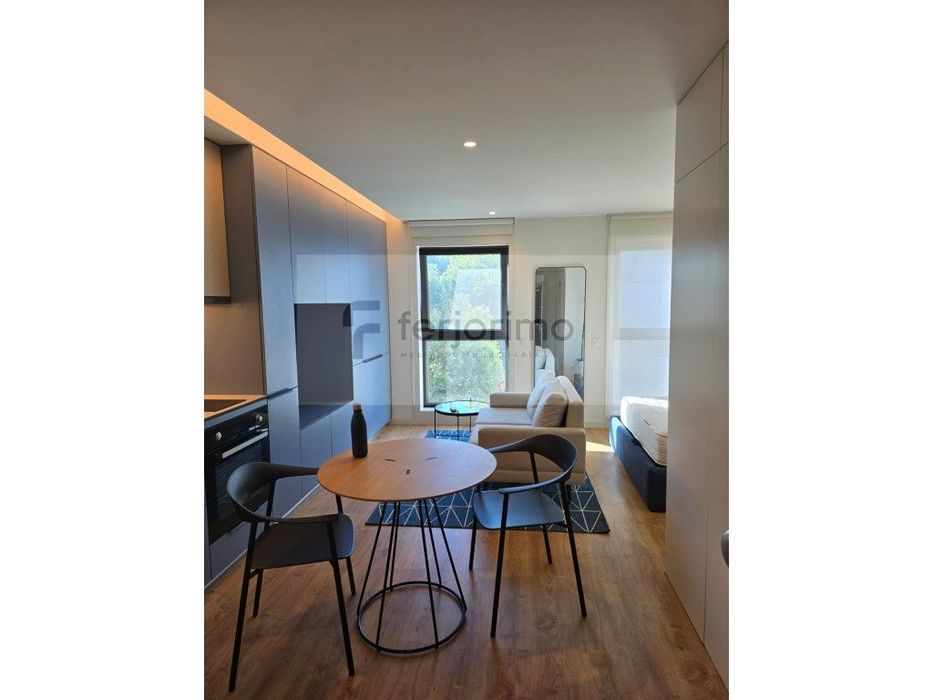 T0 - Apartamento todo mobilado

 *** OPEN SPACE ***
***ARR...