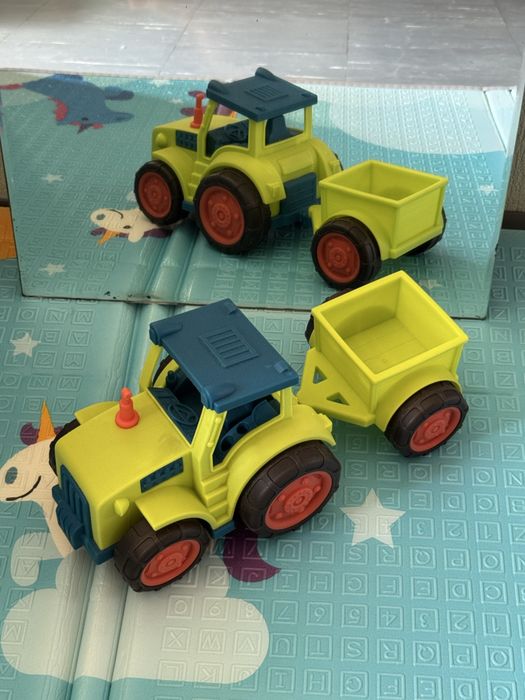 Traktor z przyczepą dla malucha