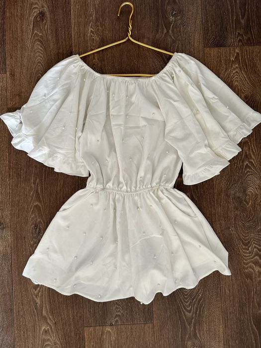 Ніжний ромпер з перлинами