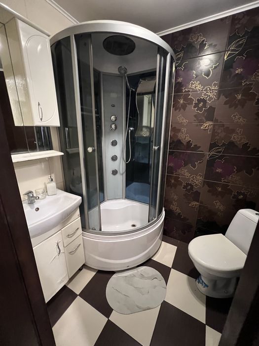 Здам подобово /погодинно 2х кімнатну квартиру на Вишеньці